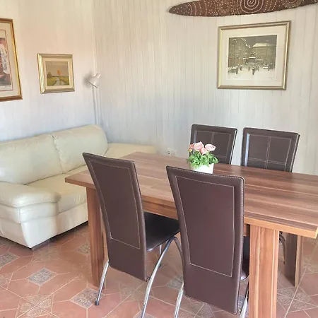 With Parking Space Klenovica, Novi Vinodolski - 24098 شقة كلينوفيتسا