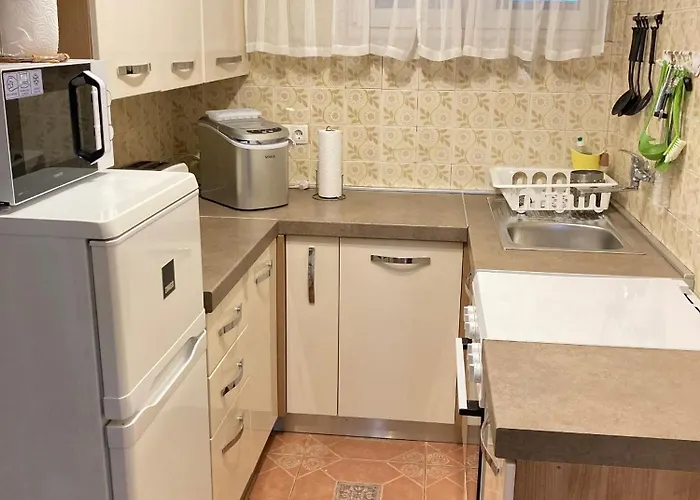 With Parking Space Klenovica, Novi Vinodolski - 24098 Apartman