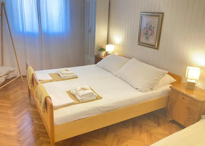 With Parking Space Klenovica, Novi Vinodolski - 24098 Апартаменты