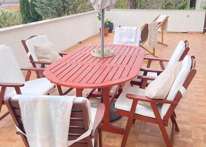 With Parking Space Klenovica, Novi Vinodolski - 24098 Апартаменты *