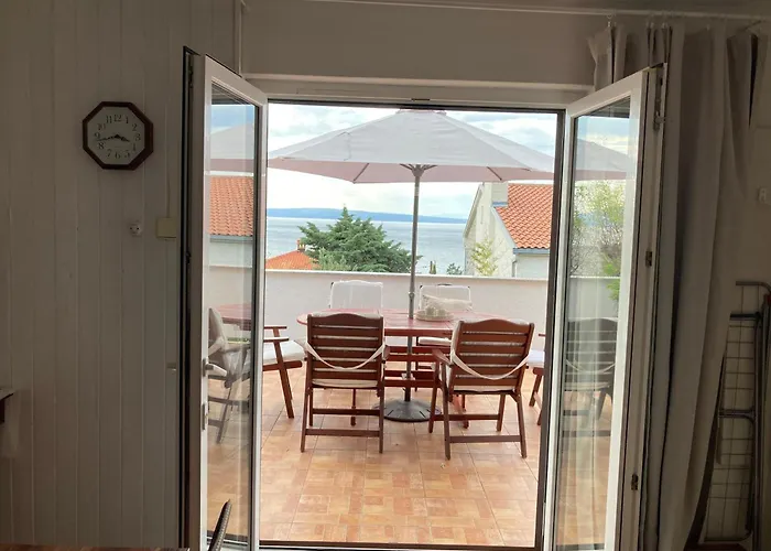 With Parking Space Klenovica, Novi Vinodolski - 24098 Апартаменты *